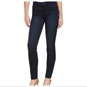 🚨FINAL MOVING SALE! NYDJ Alina Legging Jeans!
